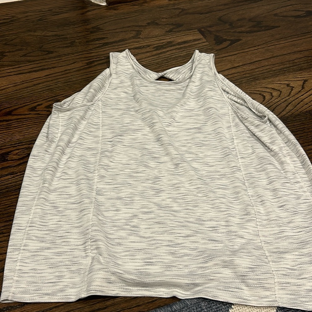 Lululemon size 8 tank top